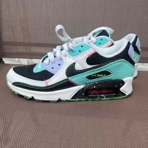 Women’s AIR MAX 90’s